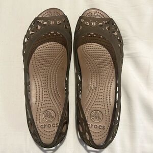 Crocs sandals open toe- size 8- light brownish